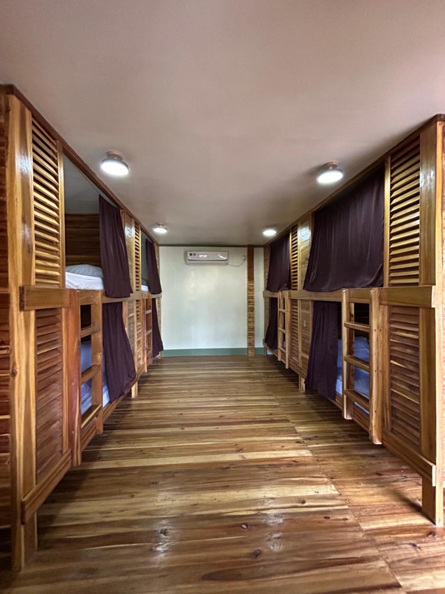 Islanders Hostel Port Barton San Vicente  Ngoại thất bức ảnh